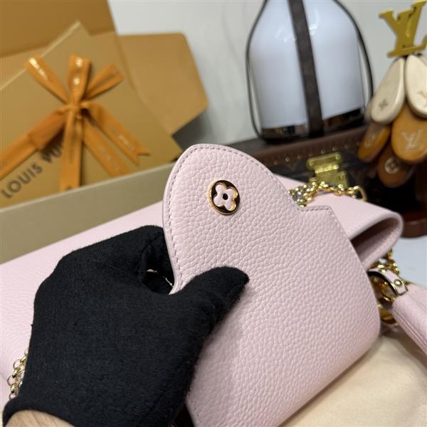 2026120164256240 270